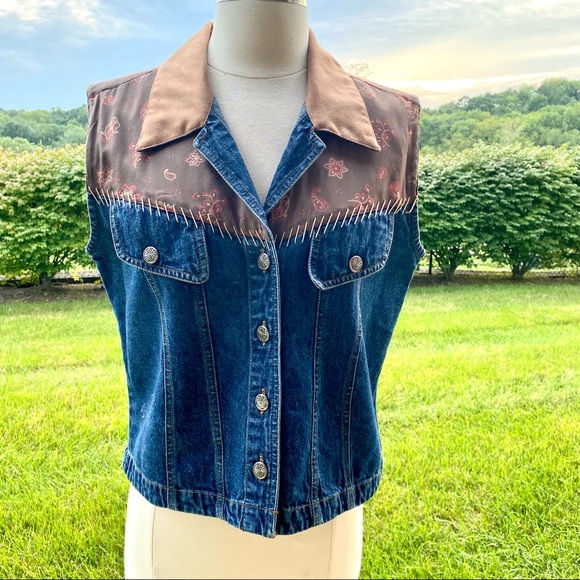 Gordon & James Signature Denim Vest - Picture 4 of 14
